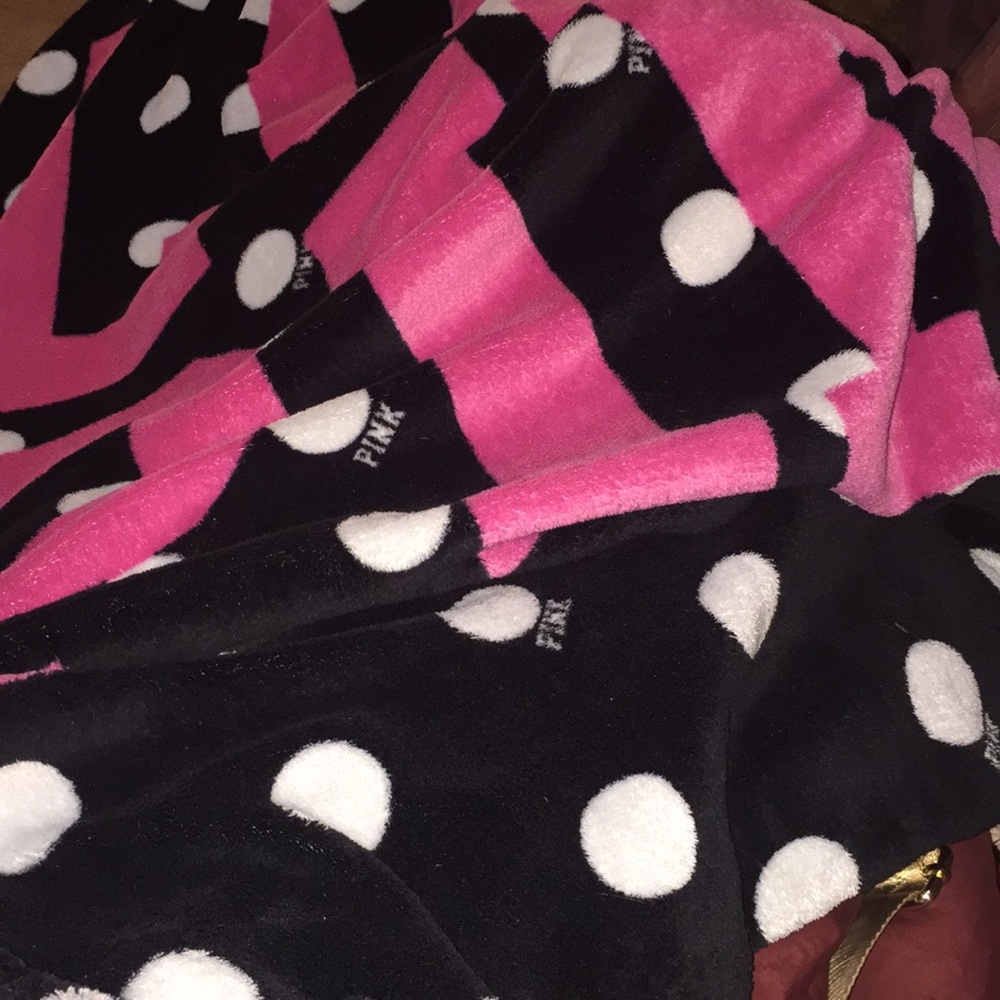 💕💜Vs pink blanket💕💜 - Picture 5 of 5